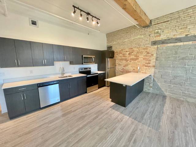 THE PAULIN STREET LOFTS / NOW PRE-LEASING