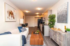 2 bedroom Penthouse available | FMR free move-in by Nov.1st!