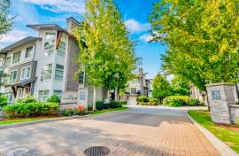 4 beds 3 baths Salus townhouse for rent