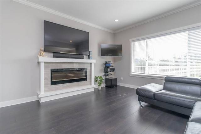 REDUCED RENT - 4 Beds and 2.5 Baths Beautiful Westhills Home