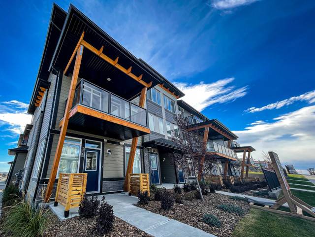 BRAND NEW 3-Bedroom Townhomes For October 1st!