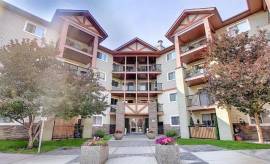 TOP FLOOR 2 BEDROOM APARTMENT WITH ALL UTILITIES INCL!!!