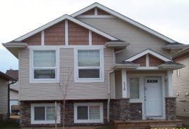 For Rent Main Flr in Vickers Red Deer