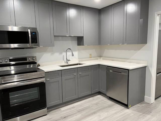 Newly Renovated 2 Bedroom Unit available long/short term!