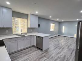 2 Bedroom Modern Apartment in Burnaby!