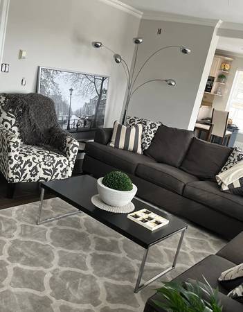 3 Bedroom-3 bathroom Fully furnished Top Floor