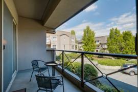 Beautiful  2 bedroom-2 bathroom Furnished suite avail November 1