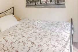 Host needs to get an in-school student Coquitlam (HS107174)