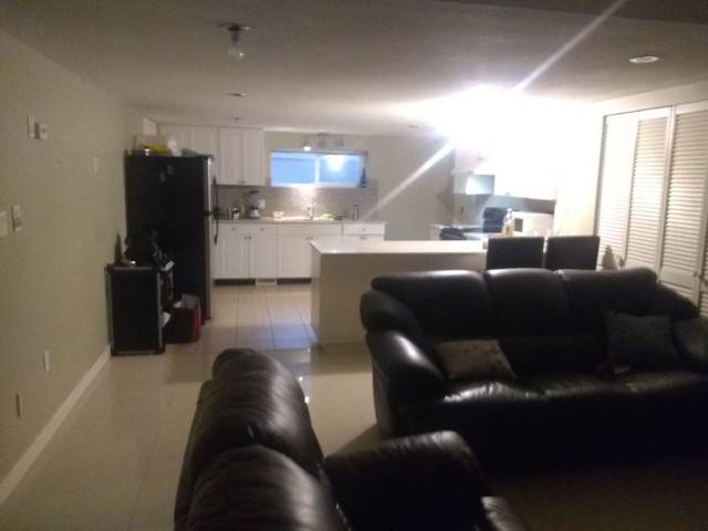 Space available in shared room to start NOW in Burnaby